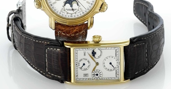 International Watch Co. An 18ct gold automatic perpetual calendar wristwatch with box and certificate