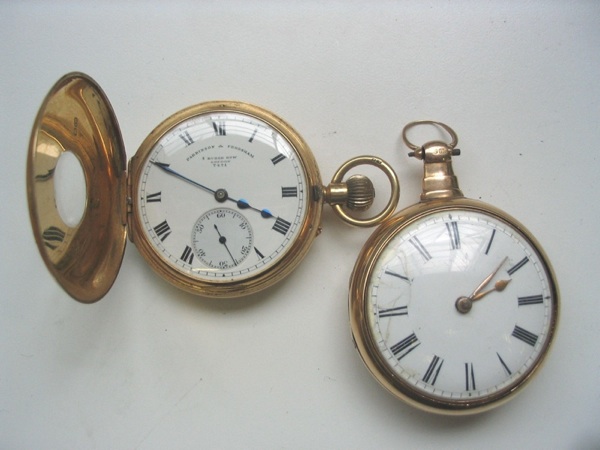 A lot of two gold pocket watches