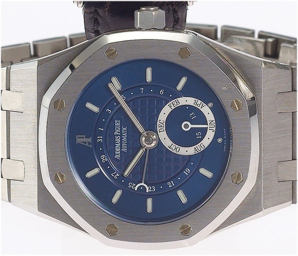 Audemars Piguet. A fine stainless steel automatic annual calendar bracelet watch