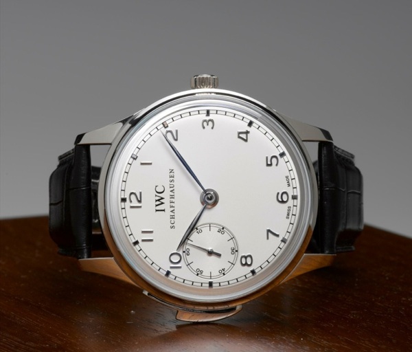 IWC. A fine and rare 18ct white gold Minute Repeater limited edition wristwatch