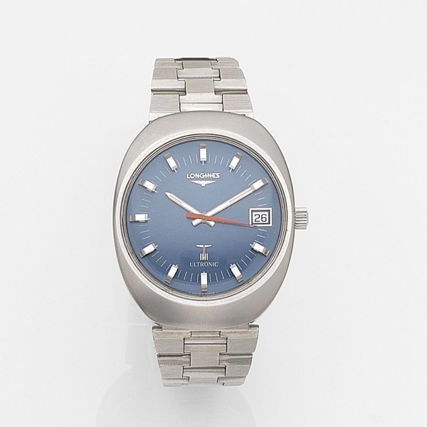 Longines. A stainless steel quartz calendar watch