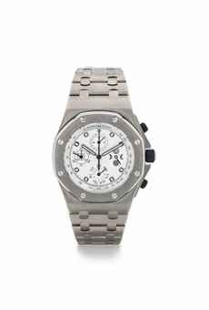 AUDEMARS PIGUET. A FINE TITANIUM AUTOMATIC PERPETUAL CALENDAR CHRONOGRAPH BRACELET WATCH WITH MOON PHASES