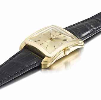 Vacheron Constantin. A fine and rare oversized 18K gold self-winding square-shaped wristwatch with sweep centre seconds, date and champagne brushed dial