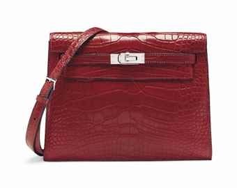 SAC KELLY DANSE EN ALLIGATOR MATTE ROUGE H, GARNITURE EN MÉTAL ARGENTÉ PALLADIÉ
