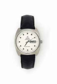 A STAINLESS STEEL 'SEAMASTER' AUTOMATIC WRISTWATCH, BY OMEGA