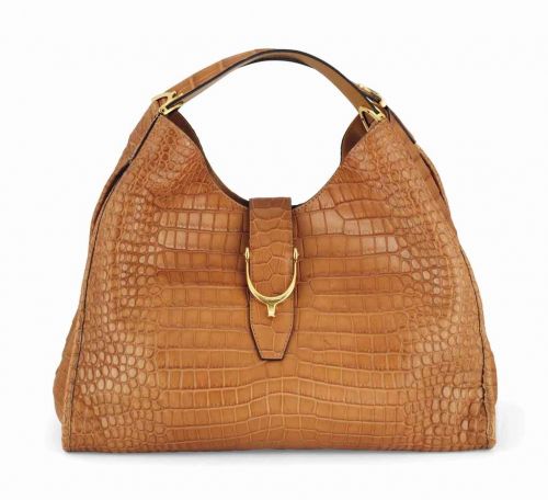 SAC SOFT STIRRUP EN ALLIGATOR MAT BEIGE, GARNITURE EN MÉTAL DORÉ