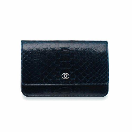 A BLUE MARINE PYTHON WALLET ON CHAIN WITH SILVER HARDWARE