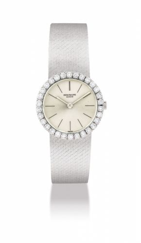 PATEK PHILIPPE. A FINE LADY/bb’/bbS 18K WHITE GOLD AND DIAMOND-SET BRACELET WATCH /bb /b