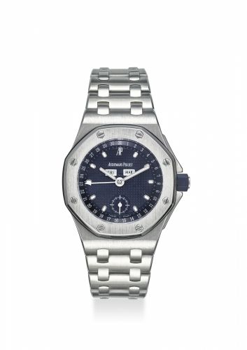 AUDEMARS PIGUET. A FINE STAINLESS STEEL TONNEAU-SHAPED AUTOMATIC COMPLETE CALENDAR WRISTWATCH WITH BRACELET
