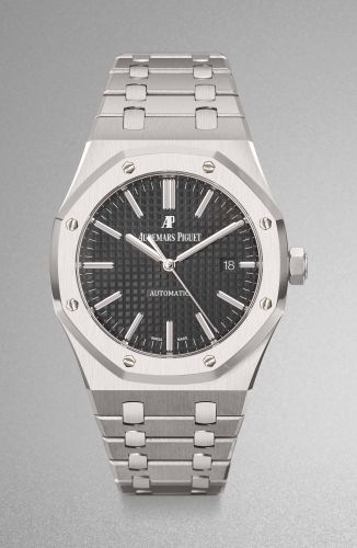 AUDEMARS PIGUET. A VERY FINE STAINLESS STEEL AUTOMATIC WRISTWATCH WITH SWEEP CENTRE SECONDS, DATE, BRACELET, INTERNATIONAL GUARANTEE AND BOX
