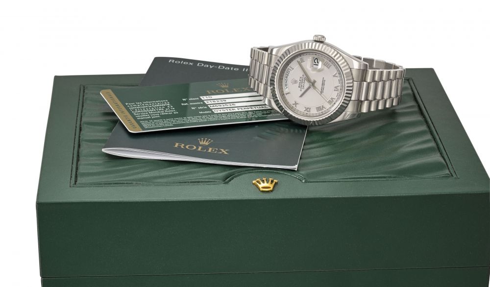ROLEX. A FINE 18K WHITE GOLD AUTOMATIC WRISTWATCH WITH SWEEP CENTRE SECONDS, DAY, DATE, BRACELET, ORIGINAL GUARANTEE AND BOX
