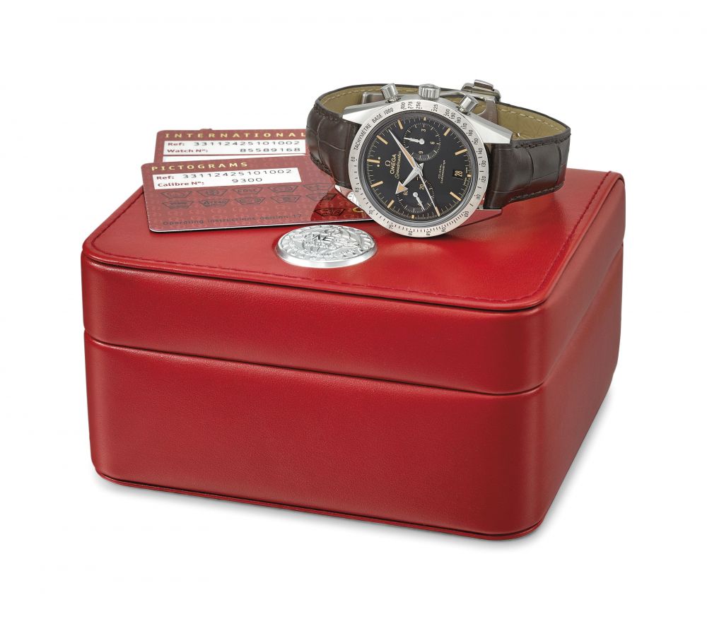 OMEGA. A STAINLESS STEEL AUTOMATIC CHRONOGRAPH WRISTWATCH WITH ORIGINAL WARRANTY AND BOX