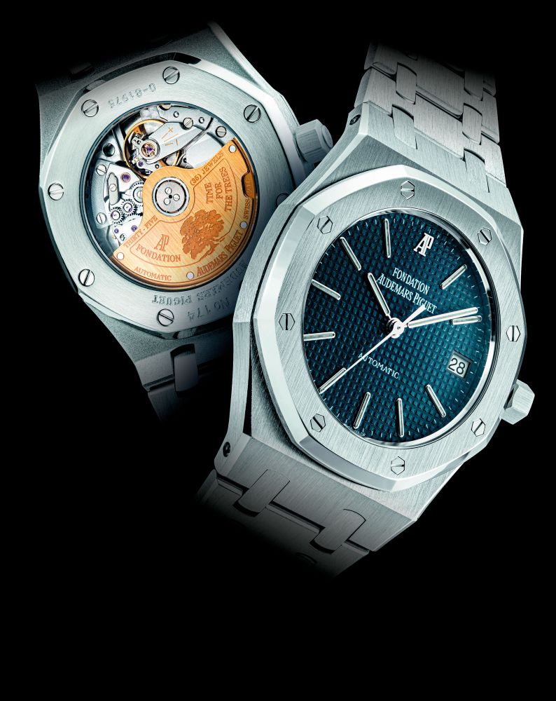 AUDEMARS PIGUET. A STAINLESS STEEL LIMITED EDITION AUTOMATIC WRISTWATCH WITH SWEEP CENTRE SECONDS, DATE AND BRACELET