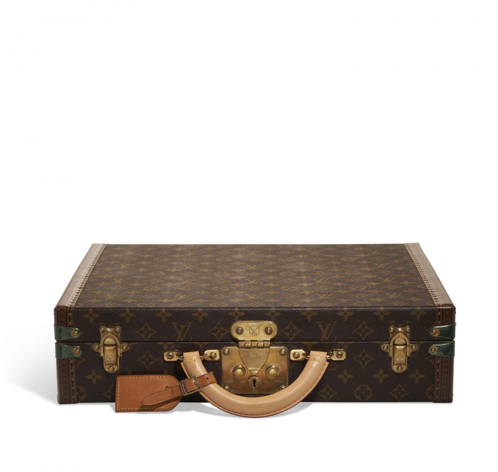 A CLASSIC MONOGRAM CANVAS PRESIDENT BRIEFCASE WITH BRONZE HARDWARE - LOUIS VUITTON, CIRCA 1990s