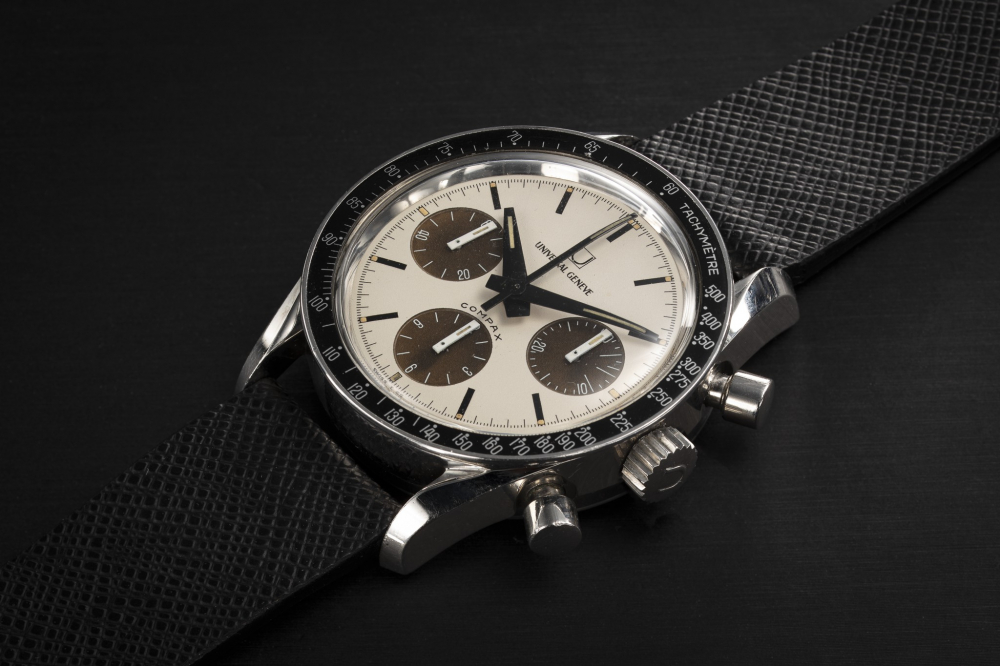 UNIVERSAL GENEVE, COMPAX REF. Ref. 885103/2 ‘NINA RINDT’, A STEEL MANUAL-WINDING CHRONOGRAPH - CASE