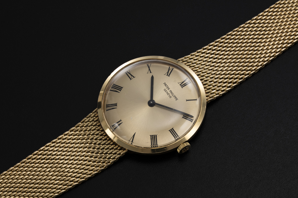 PATEK PHILIPPE, A GOLD MANUAL-WINDING CALATRAVA WRISTWATCH, REF. 3562/1 - CASE