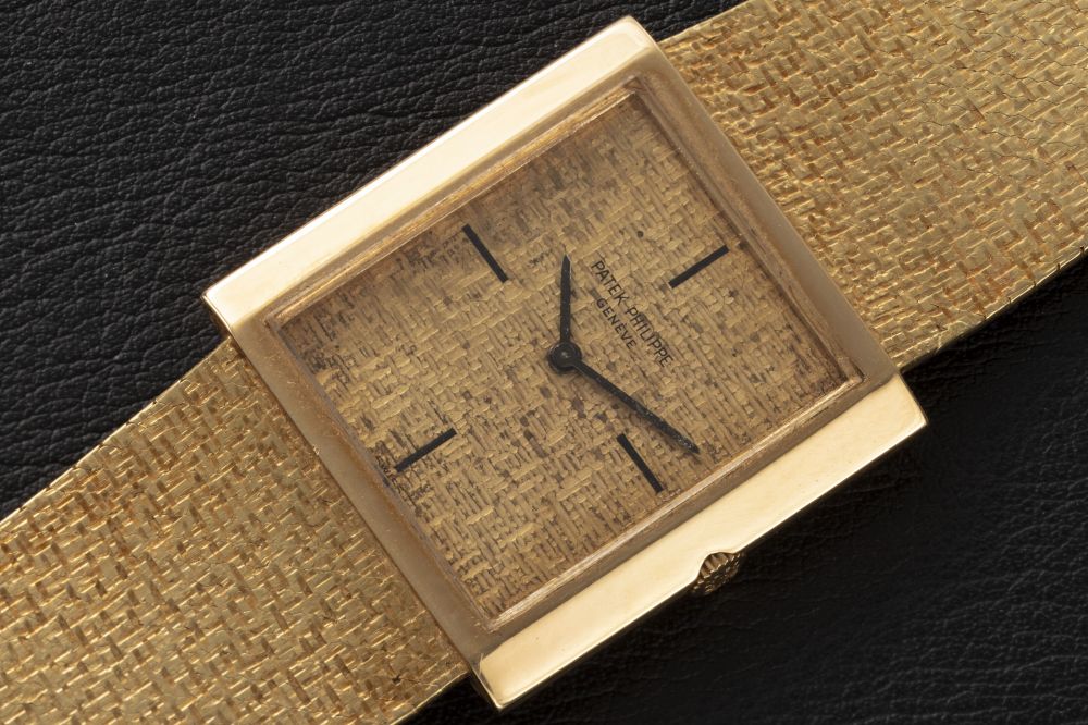 PATEK PHILIPPE, REF. 3571, A SLIM GOLD MANUAL-WINDING WRISTWATCH -