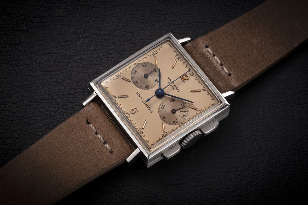 UNIVERSAL GENEVE, UNI-COMPAX REF. 22106, A VERY ATTRACTIVE SQUARE STEEL CHRONOGRAPH - CASE