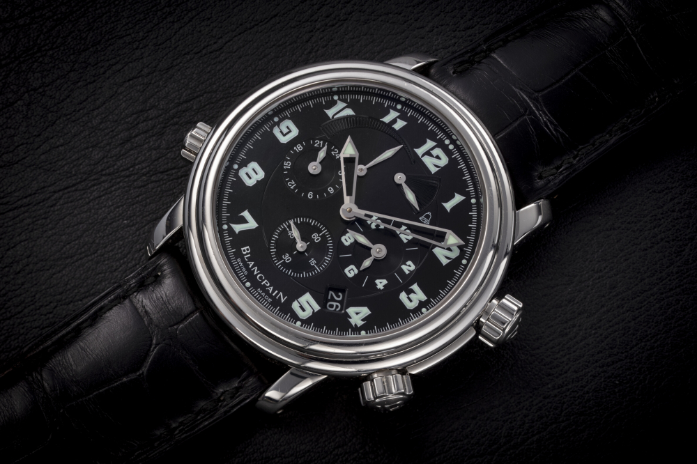 BLANCPAIN LEMAN REVEIL GMT ALARM, A STEEL AUTOMATIC WRISTWATCH WITH ALARM FUNCTION - CASE