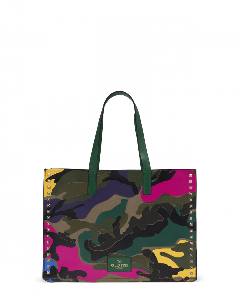 A MULTICOLOR CANVAS & LEATHER ROCKSTUD TOTE BAG WITH SILVER HARDWARE - VALENTINO
