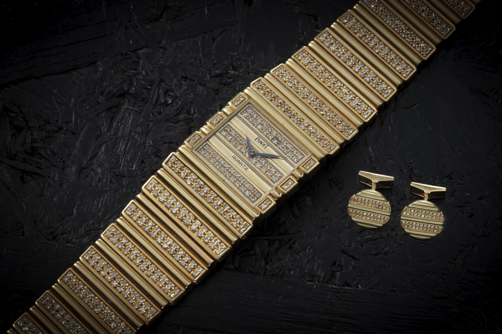 PIAGET, POLO REF. 7131 C725, A GOLD AND DIAMOND-SET QUARTZ WRISTWATCH WITH MATCHING CUFFLINKS