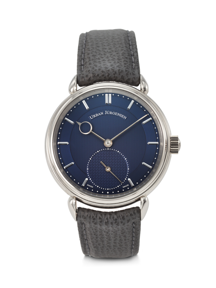 URBAN JÜRGENSEN. A RARE AND ELEGANT 18K WHITE GOLD WRISTWATCH WITH TEARDROP LUGS AND GUILLOCHE DIAL