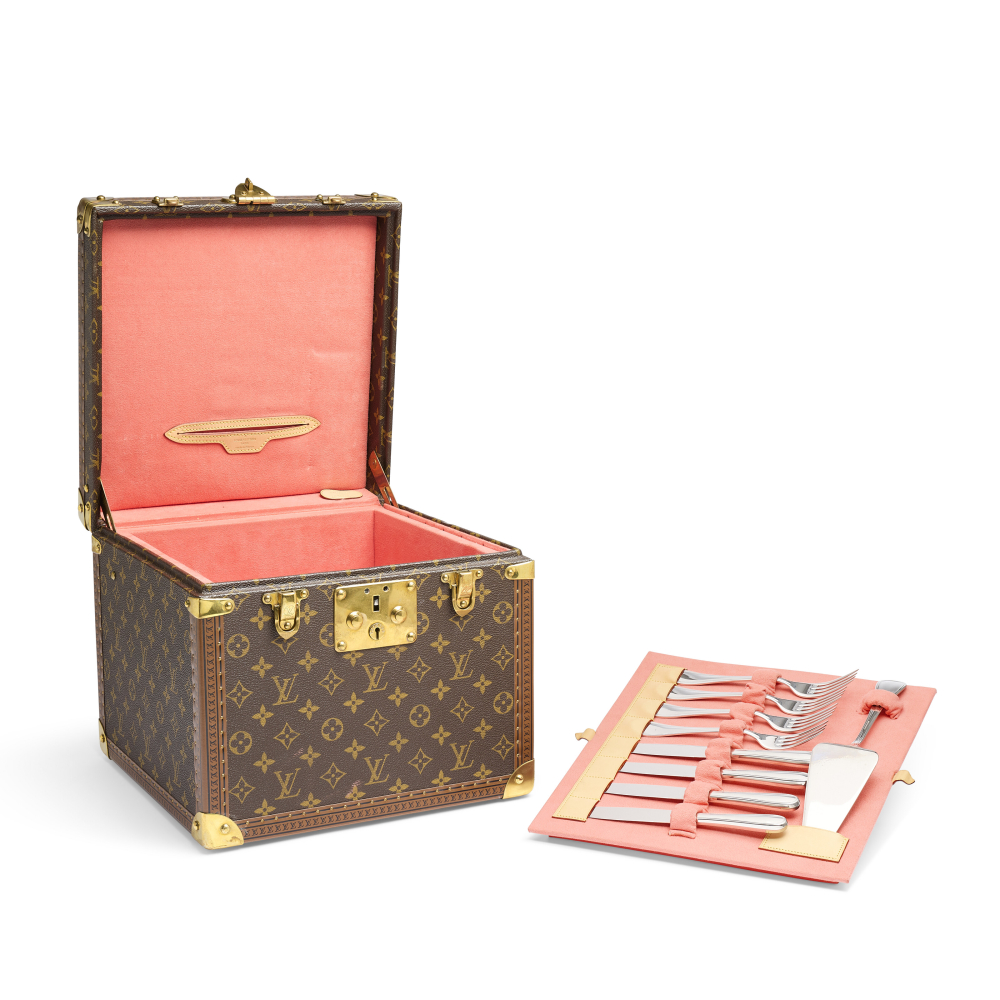 A SPECIAL ORDER MONOGRAM CANVAS BOX FOR BIRTHDAY CAKE WITH BRASS HARDWARE, BY TOMOKO TASHIRO LOUIS VUITTON, 2004 Important information about this lot