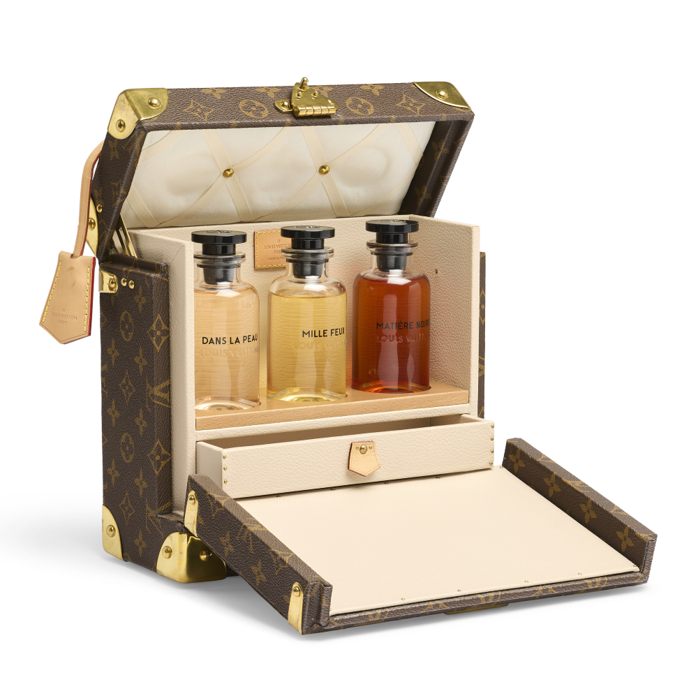 A SPECIAL ORDER MONOGRAM CANVAS PERFUME TRUNK WITH BRASS HARDWARE LOUIS VUITTON, 2016 Important information about this lot