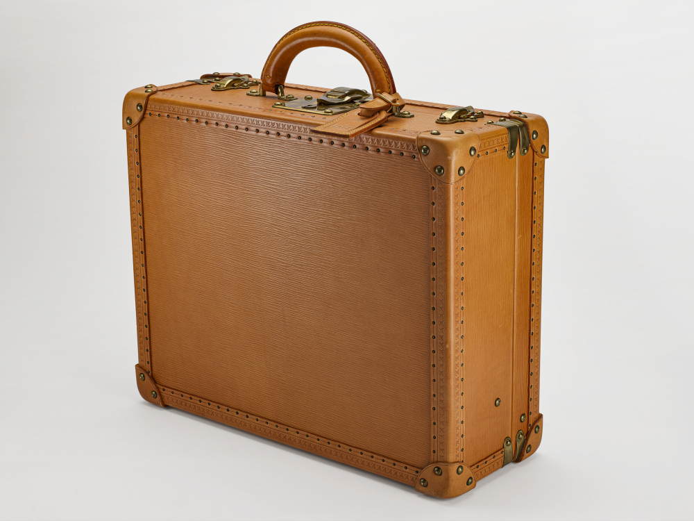 LOUIS VUITTON, A BROWN EPI LEATHER COTTEVILLE TRUNK 40 WITH BRASS HARDWARE -