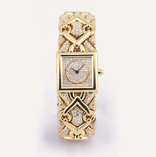 BULGARI. A LADY'S 18K GOLD AND DIAMOND-SET SQUARE WRISTWATCH WITH BRACELET