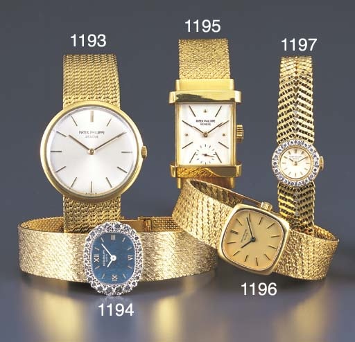 PATEK PHILIPPE. A LADY'S 18K GOLD SQUARE WRISTWATCH WITH BRACELET