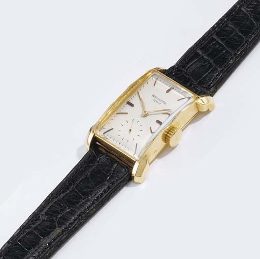 Patek Philippe. A fine and rare 18K gold rectangular wristwatch with unusual lugs