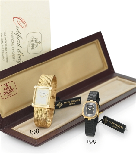 PATEK PHILIPPE. A FINE 18K GOLD RECTANGULAR BRACELET WATCH