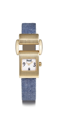 PIAGET. A LADY'S 18K GOLD AND MOTHER-OF-PEARL RECTANGULAR WRISTWATCH