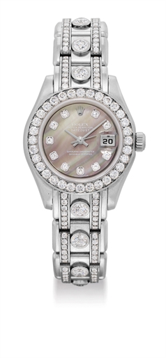 ROLEX. A LADY'S FINE AND ATTRACTIVE 18K WHITE GOLD AND DIAMOND-SET AUTOMATIC WRISTWATCH WITH SWEEP CENTRE SECONDS, DATE, BRACELET AND MOTHER-OF-PEARL DIAL