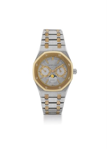 AUDEMARS PIGUET. A STAINLESS STEEL AND GOLD AUTOMATIC TRIPLE CALENDAR BRACELET WATCH WITH MOON PHASES