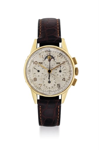 UNIVERSAL. AN 18K GOLD TRIPLE CALENDAR CHRONOGRAPH WRISTWATCH WITH MOON PHASES
