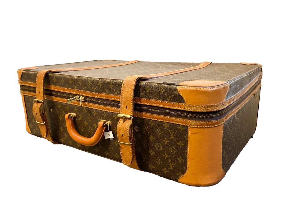 263. Louis VUITTON,Valise semi-rigide Airbus,... - Lot 263 - Cornette de Saint Cyr maison de ventes