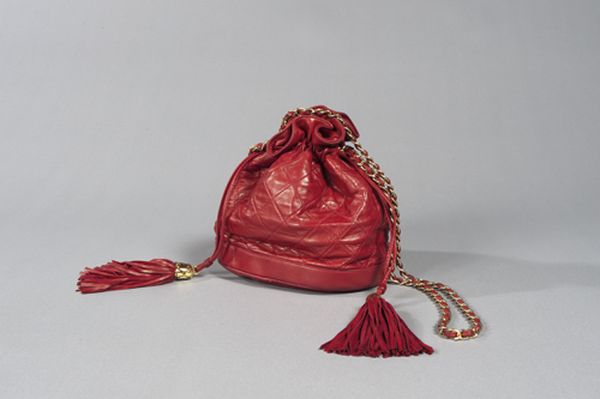  CHANEL  Sac bourse en cuir