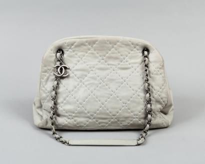 Sold at Auction: Chanel, CHANEL GOLD JUST MADEMOISELLE BOWLING BAG