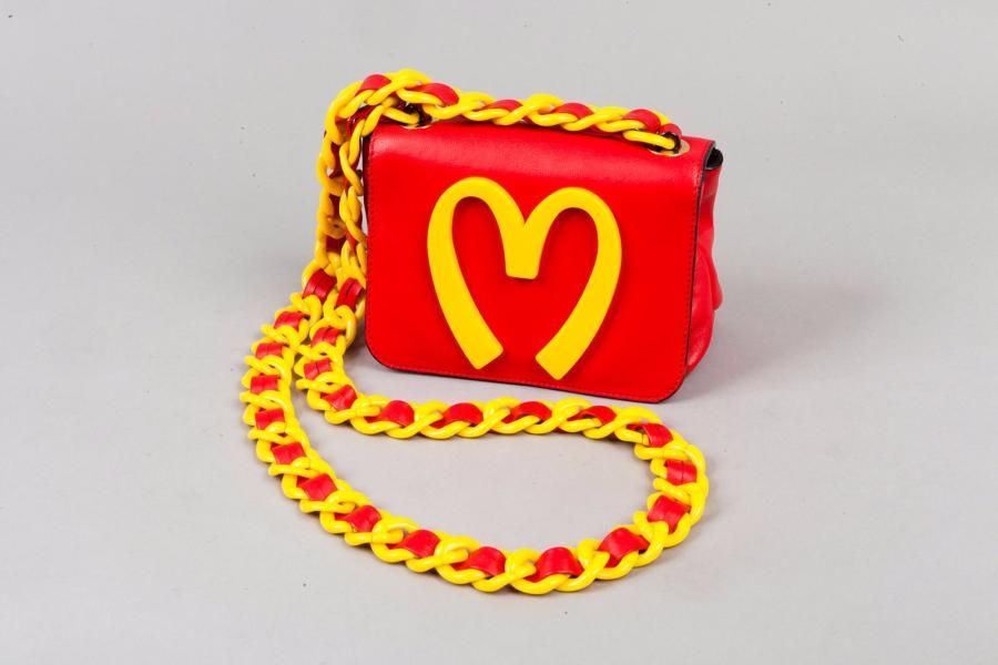 MOSCHINO par Jeremy Scott Collection prêt-à-porter Automne/Hiver 2014-2015 - Modèle de défilé similaire Passage n°5