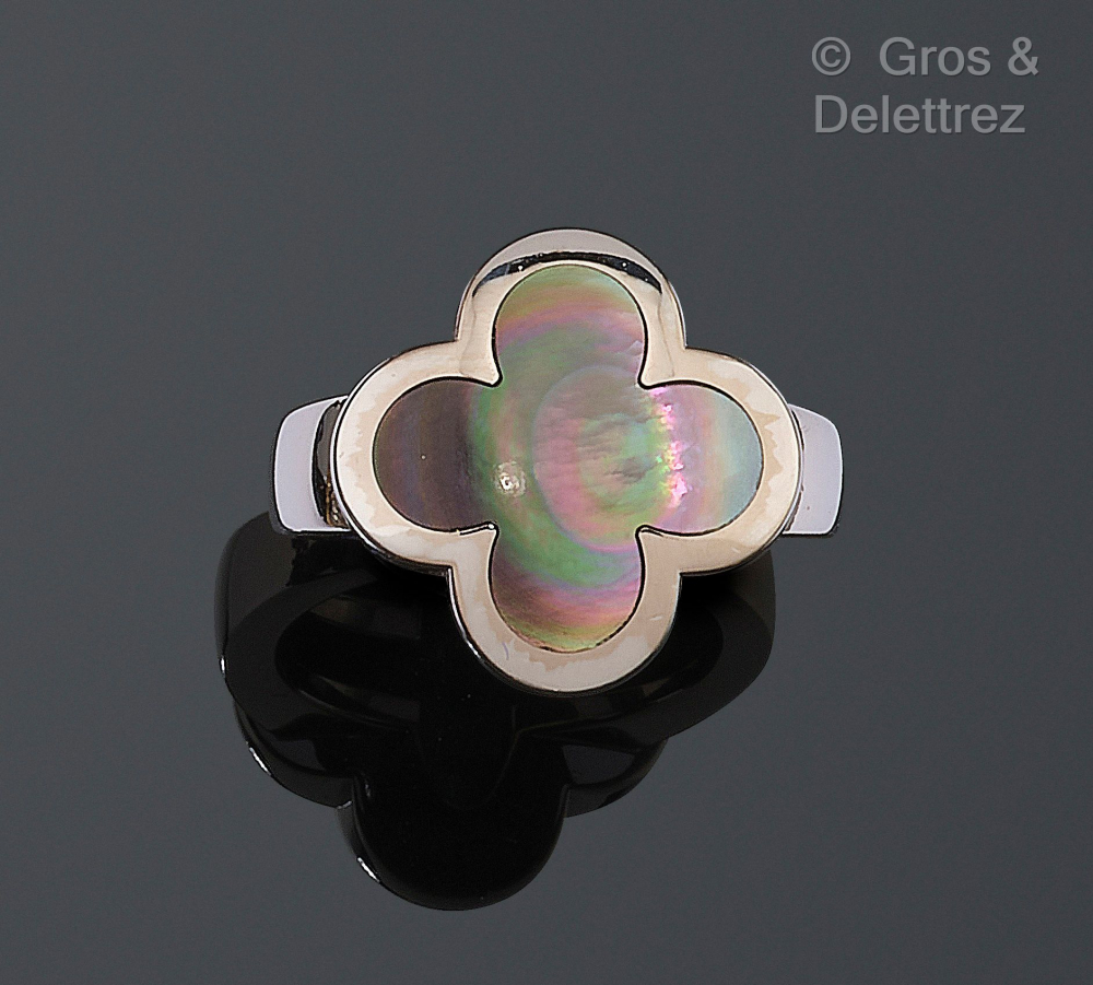 VAN CLEEF & ARPELS « Pure Alhambra »