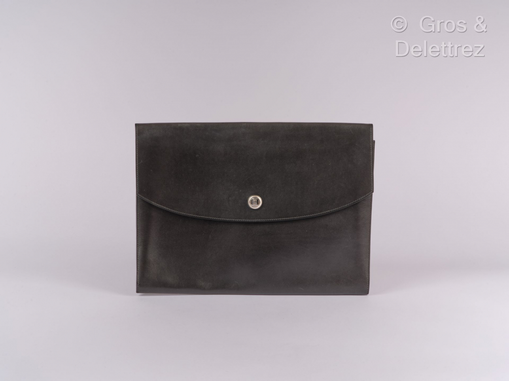 HERMES Paris made in France - Pochette "Rio"... - Lot 417 - Gros & Delettrez