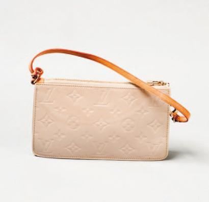 Sold at Auction: Louis Vuitton Lexington Pochette Bag