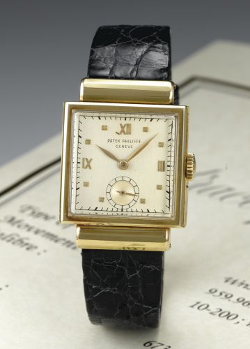 Patek Philippe AN UNUSUAL YELLOW GOLD SQUARE WRISTWATCH WITH HOODED LUGS REF 1486 MVT 959969 CASE 673025 MADE IN 1953