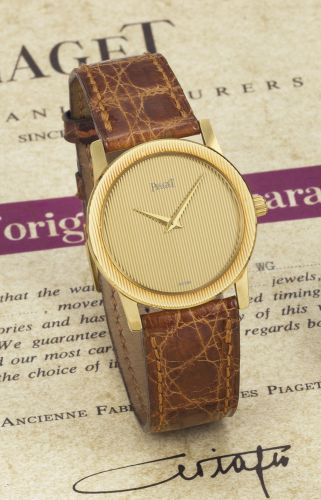 Piaget.A YELLOW GOLD WRISTWATCH REF 9894 SERIAL 562168 CIRCA 1991