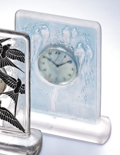 R. Lalique.A VERY FINE FROSTED GLASS DESK TIMEPIECE CIRCA 1930