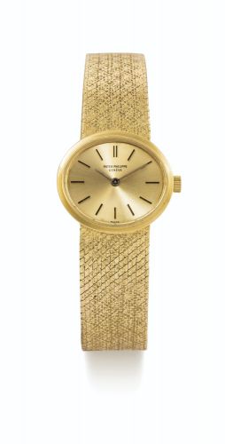 Patek Philippe.A LADY'S YELLOW GOLD OVAL BRACELET WATCH REF 3349/1 MVT 992133 CASE 2665233 MADE IN 1967