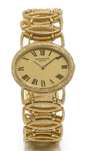 Patek Philippe A FINE LADY'S GOLD OVAL FORM BRACELET WATCH REF 4290/2 MVT 12757733 CASE 2761563 MADE IN 1976