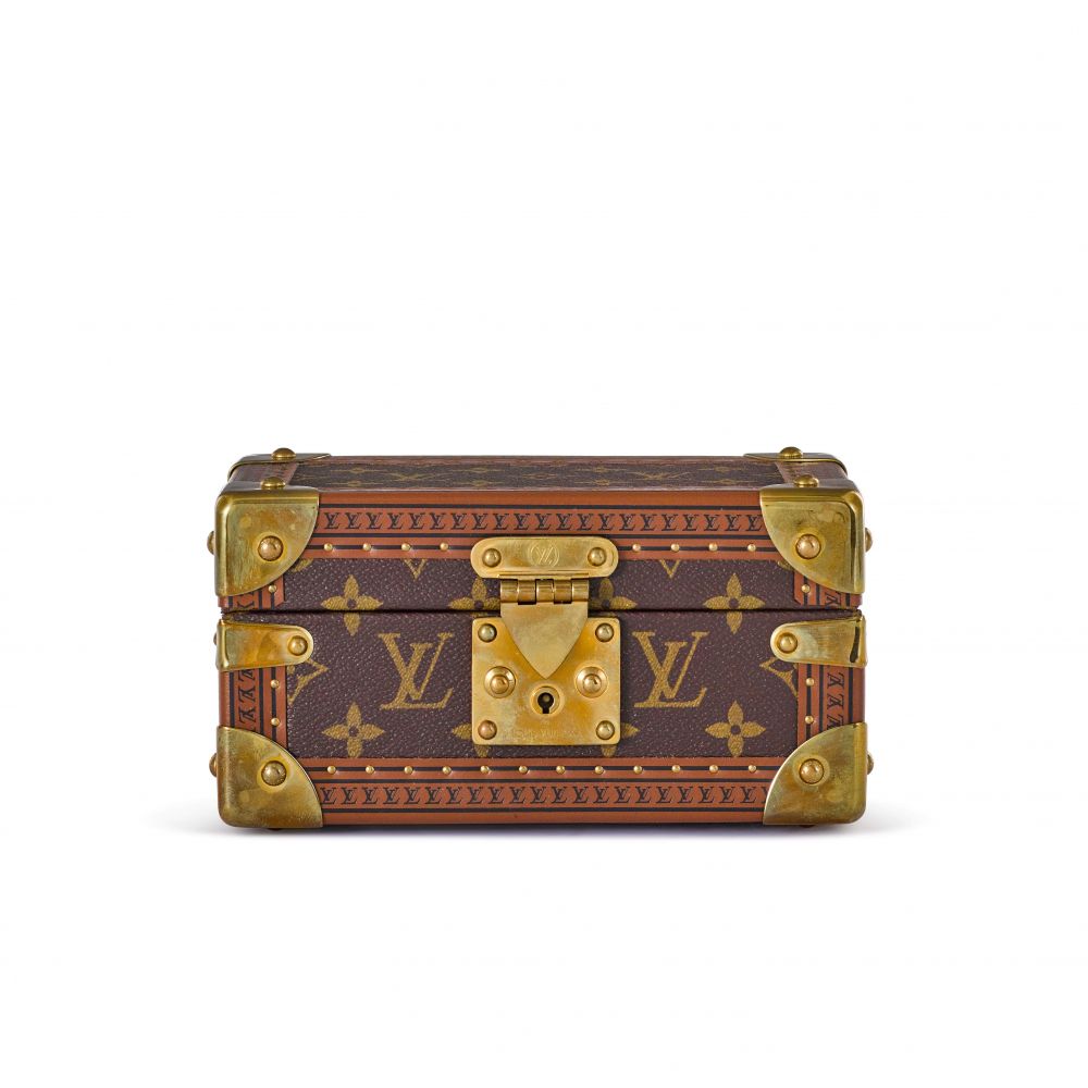 Sold at Auction: Louis Vuitton, LOUIS VUITTON Porte cartes et